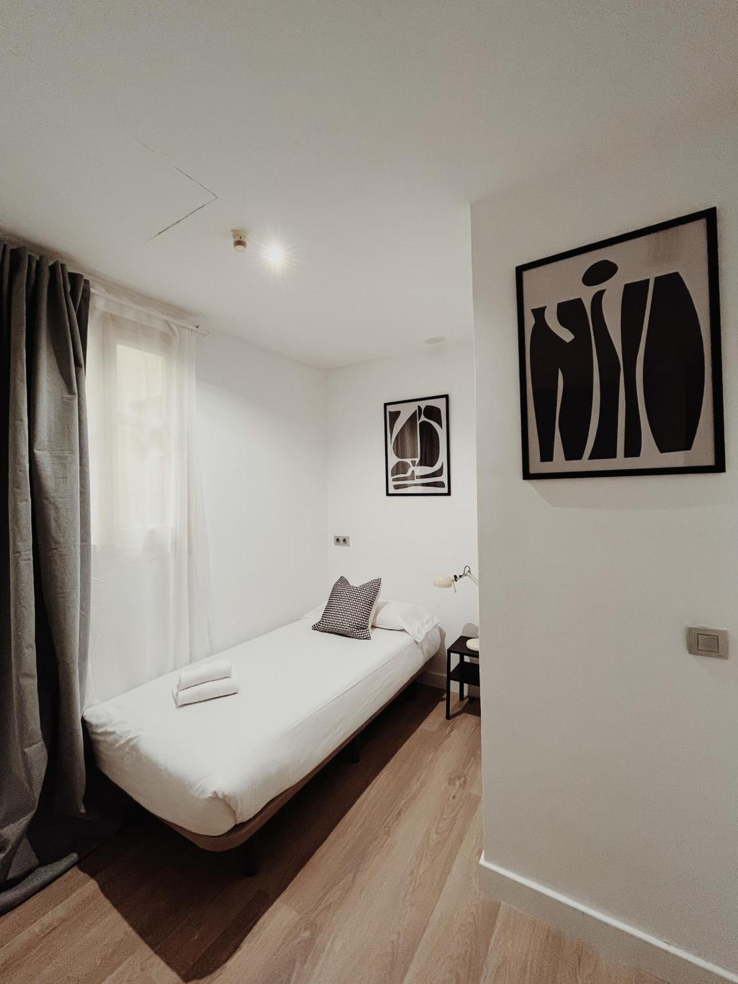 Apartamentos Express By Gaiarooms Барселона Экстерьер фото